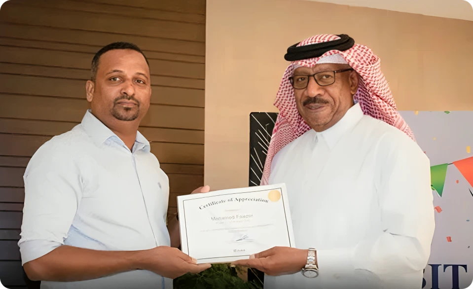 Fawzer Receives Award From HE Mr. Dahlan Bin Jaman Al-Hamad